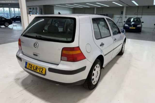 Volkswagen Golf (1998) thumbnail 4