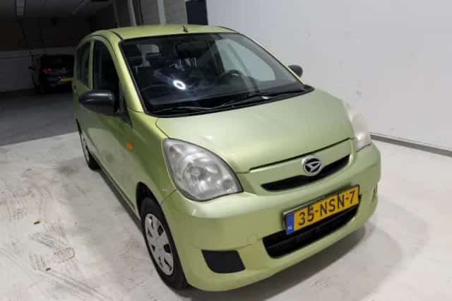 Daihatsu Cuore (2010) thumbnail 1