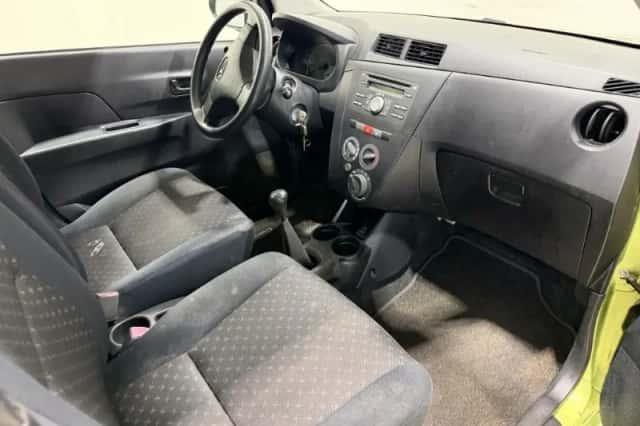 Daihatsu Cuore (2010) thumbnail 3