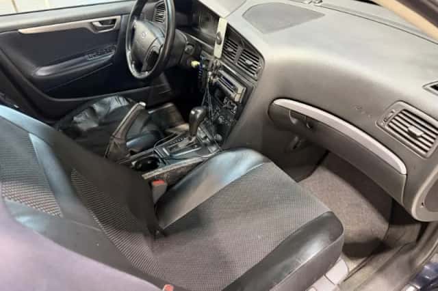 Volvo V70 (2003) thumbnail 3