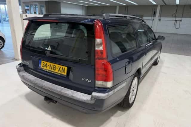 Volvo V70 (2003) thumbnail 4