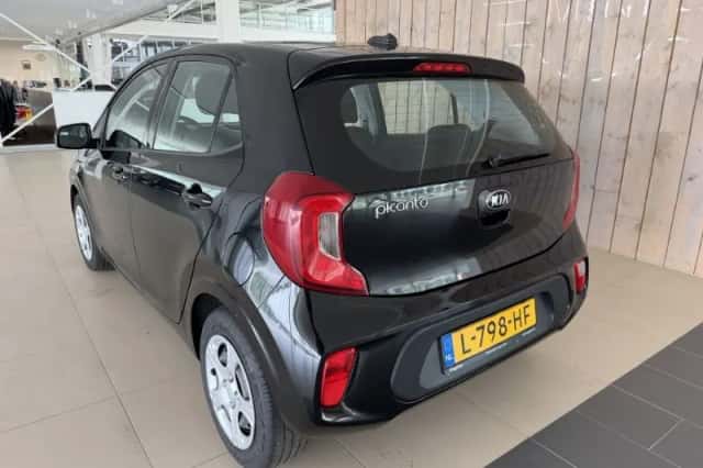 Kia Picanto (2021) thumbnail 5