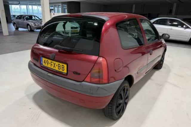 Renault Clio (2000) thumbnail 4
