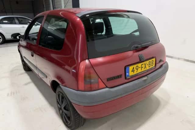 Renault Clio (2000) thumbnail 5