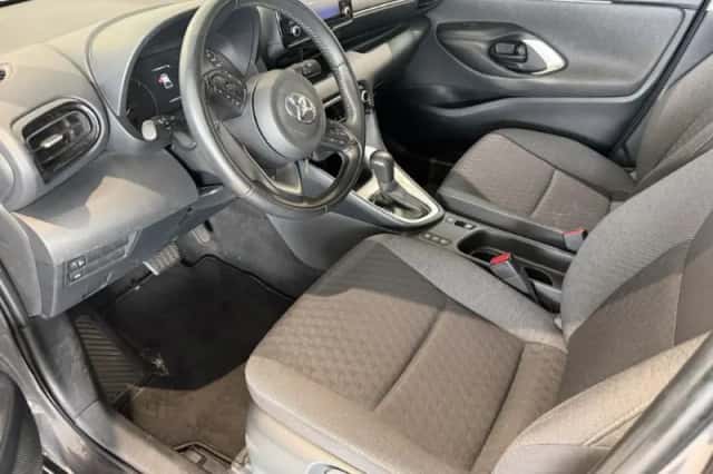 Toyota Yaris (2021) thumbnail 5