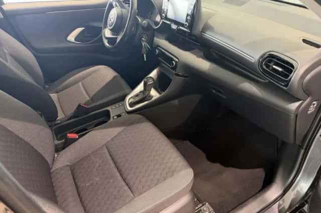 Toyota Yaris (2021) thumbnail 6