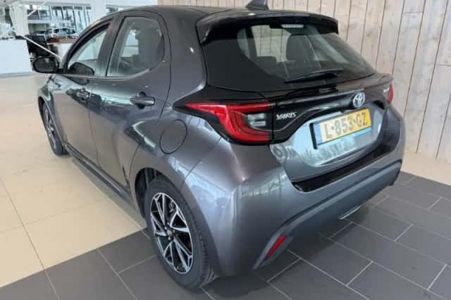 Toyota Yaris (2021) thumbnail 4