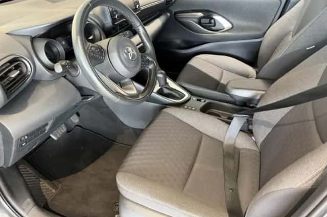 Toyota Yaris (2021) thumbnail 5