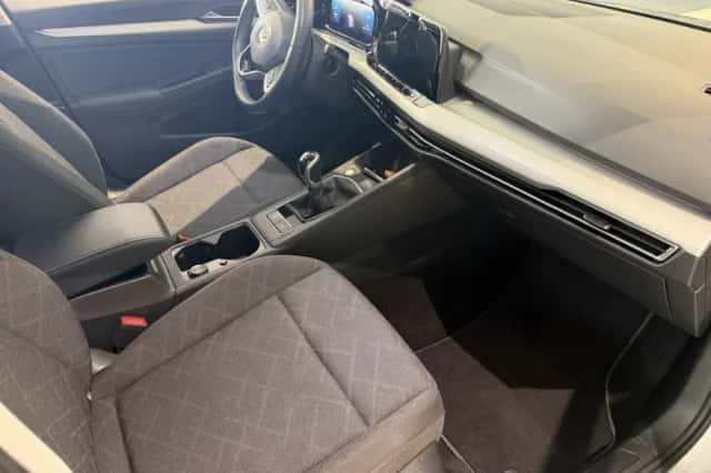 Volkswagen Golf (2023) thumbnail 6