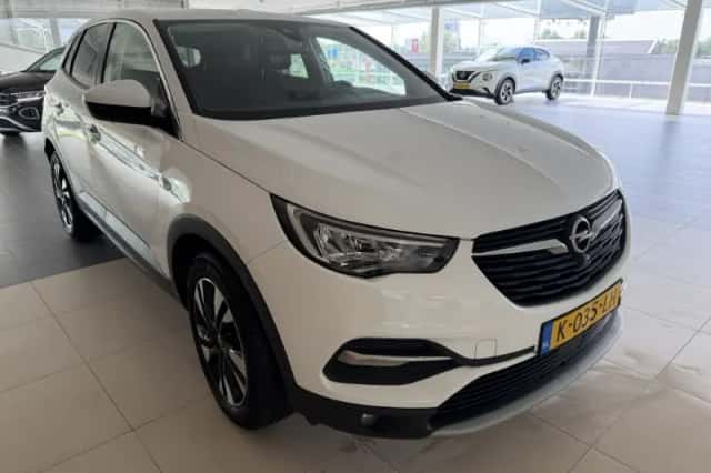 Opel Grandland (2021) thumbnail 2