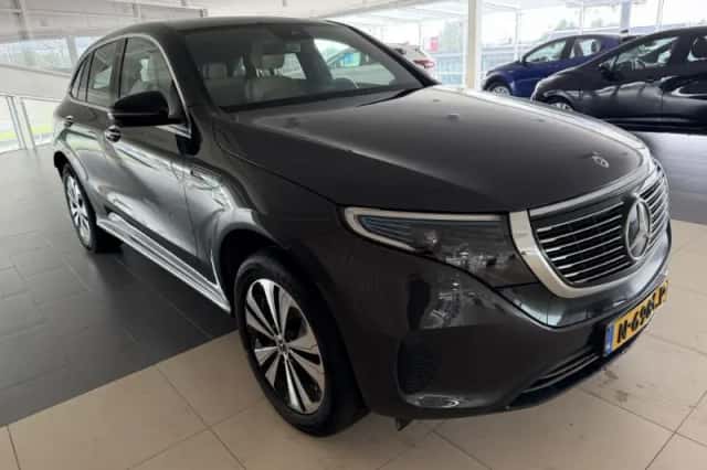 Mercedes-Benz EQC (2021) thumbnail 2
