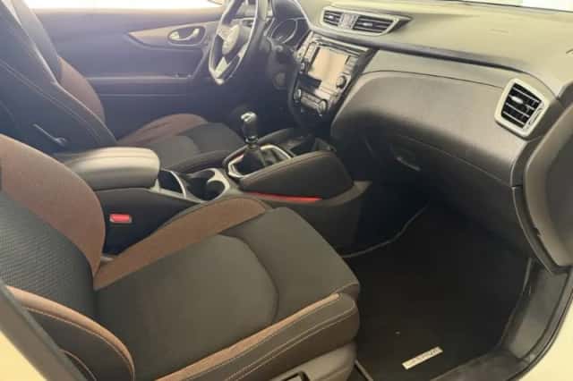 Nissan Qashqai (2019) thumbnail 3