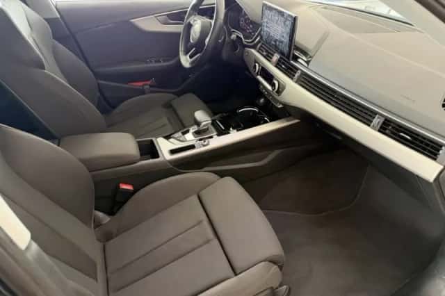 Audi A4 (2022) thumbnail 3