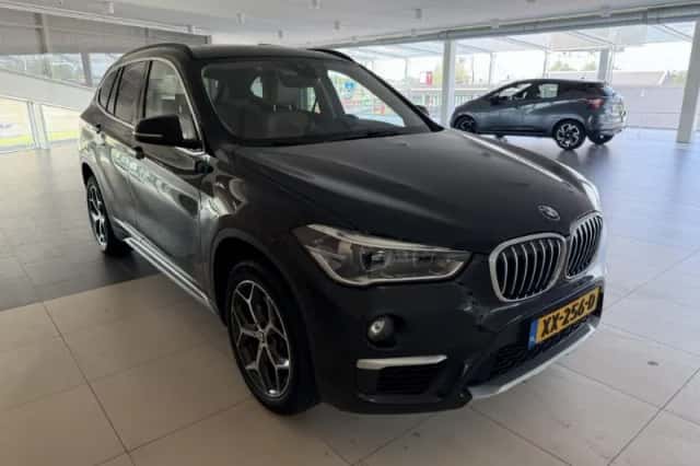 BMW X1 (2019) thumbnail 2