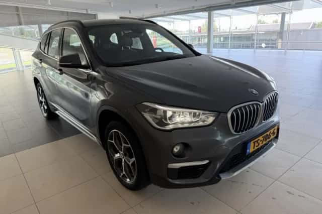 BMW X1 (2018) thumbnail 2