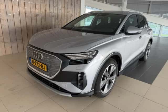 Audi Q4 e-tron (2021) thumbnail 1