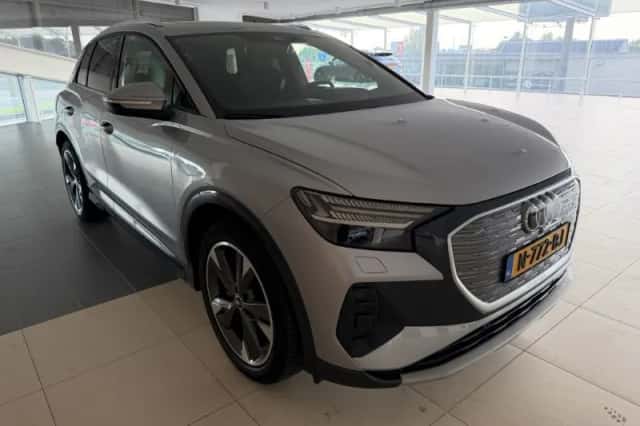 Audi Q4 e-tron (2021) thumbnail 2