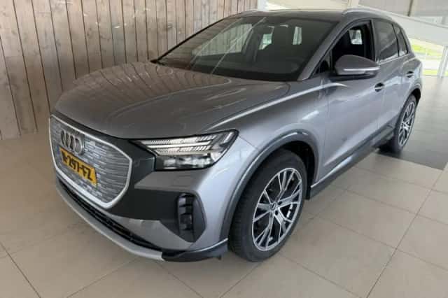 Audi Q4 e-tron (2021) thumbnail 1