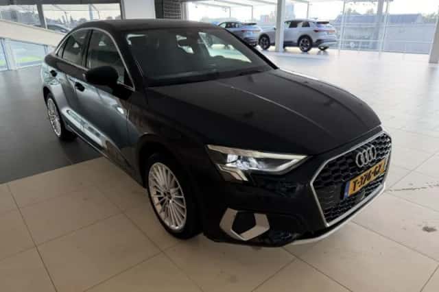 Audi A3 (2023) thumbnail 2