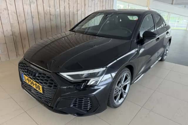 Audi A3 (2021) thumbnail 1