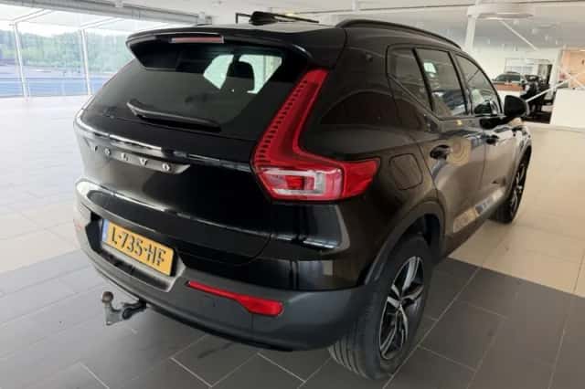 Volvo XC40 (2021) thumbnail 4