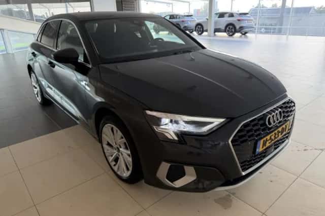 Audi A3 (2021) thumbnail 2