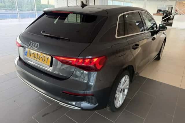 Audi A3 (2021) thumbnail 3