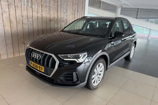 Audi Q3 (2022) thumbnail 1