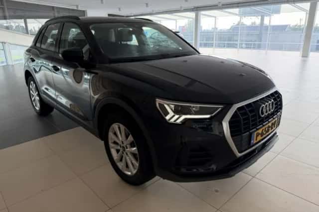 Audi Q3 (2022) thumbnail 2