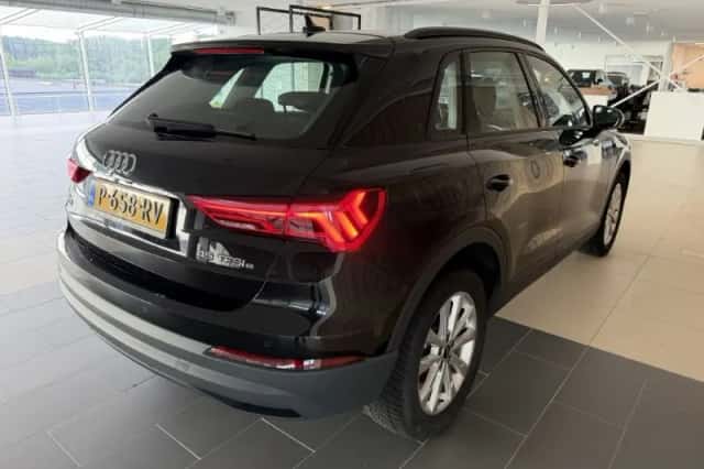 Audi Q3 (2022) thumbnail 4