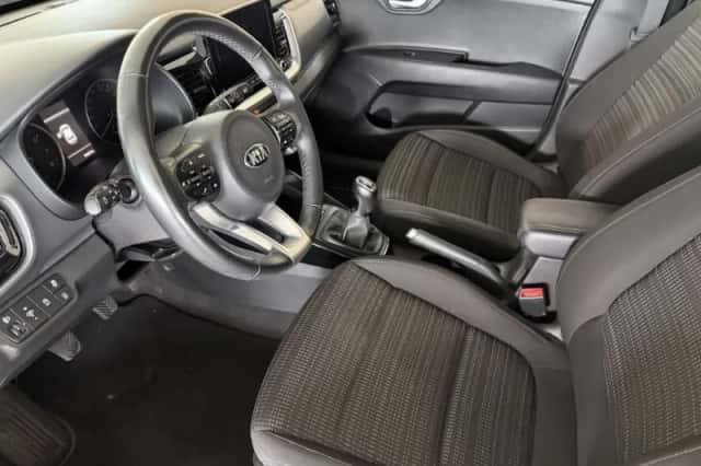 Kia Stonic (2021) thumbnail 5