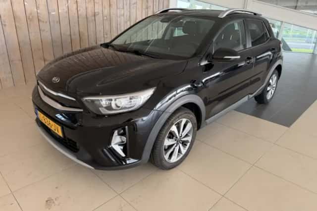 Kia Stonic (2021) thumbnail 1