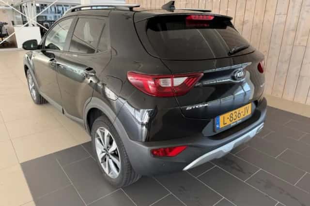 Kia Stonic (2021) thumbnail 5
