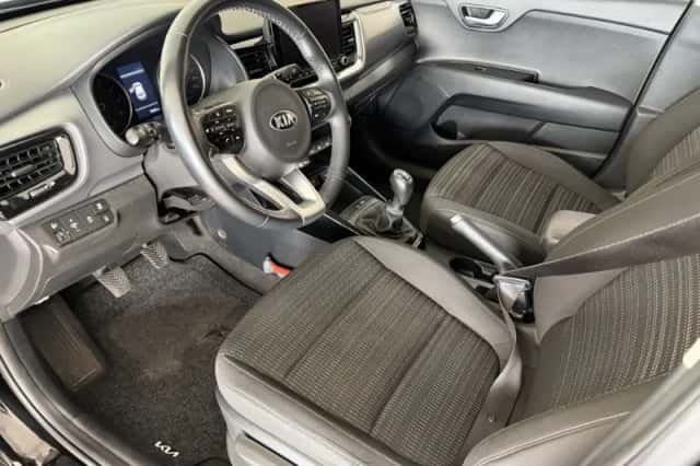Kia Stonic (2021) thumbnail 6