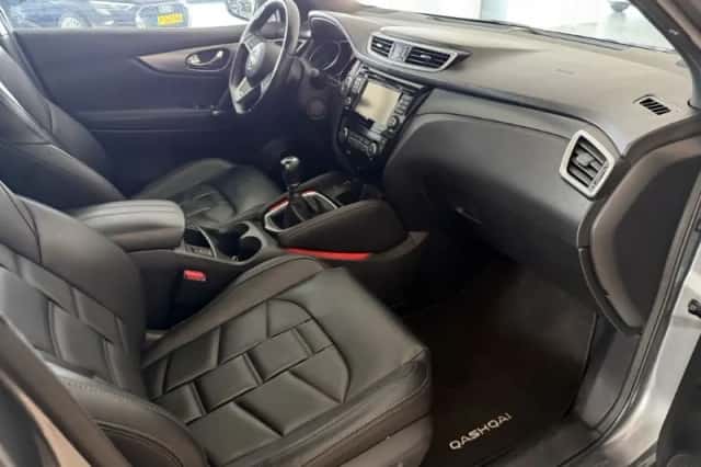 Nissan Qashqai (2018) thumbnail 3