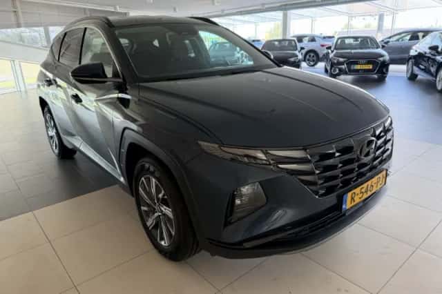 Hyundai Tucson (2022) thumbnail 2