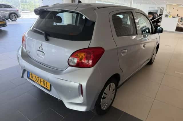 Mitsubishi Space Star (2021) thumbnail 3