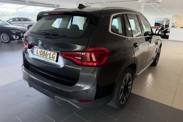 BMW iX3 (2021) thumbnail 3
