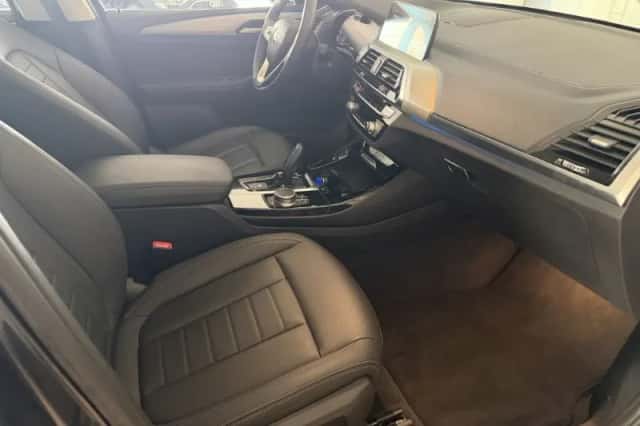 BMW iX3 (2021) thumbnail 6