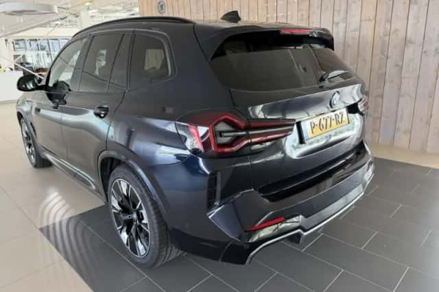 BMW iX3 (2022) thumbnail 4