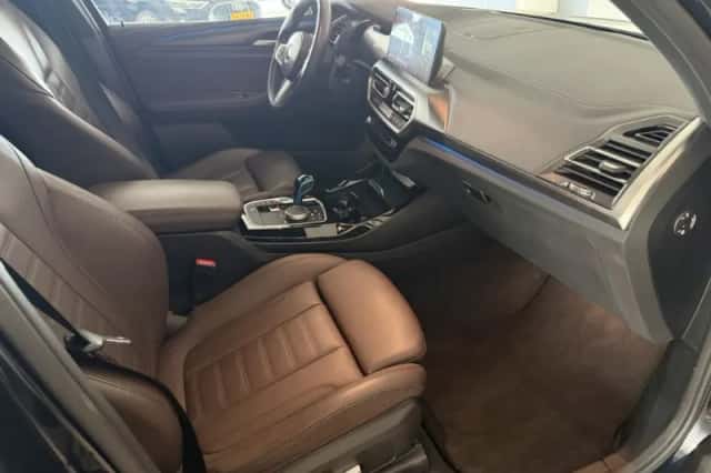 BMW iX3 (2022) thumbnail 5