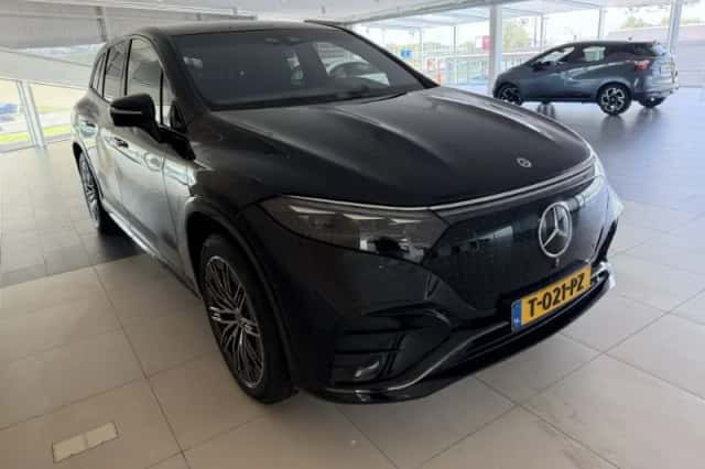 Mercedes-Benz EQS (2023) thumbnail 2