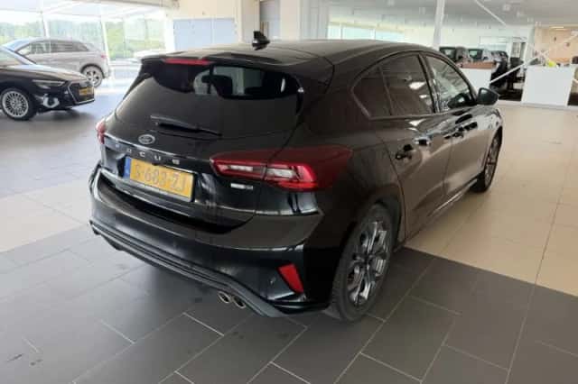 Ford Focus (2023) thumbnail 5
