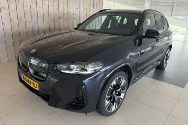 BMW iX3 (2021) thumbnail 1