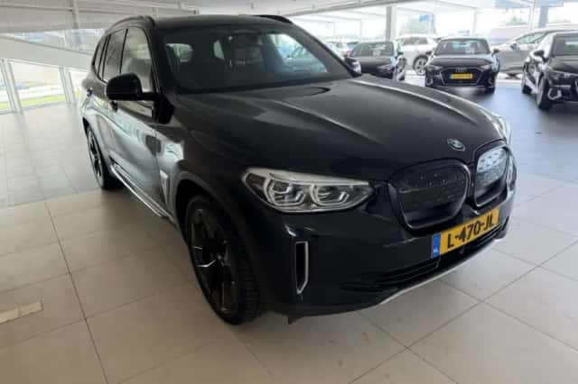 BMW iX3 (2021) thumbnail 2