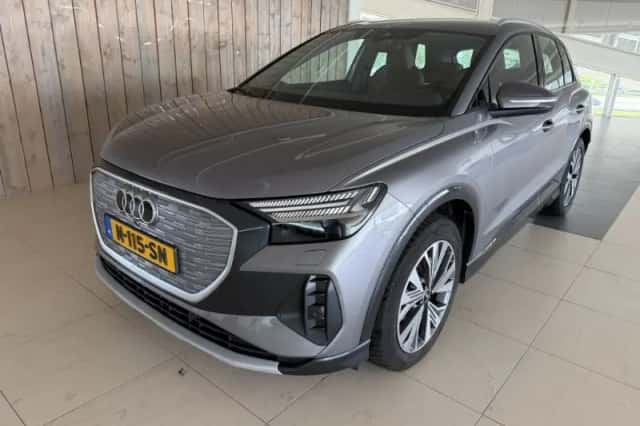 Audi Q4 e-tron (2021) thumbnail 1