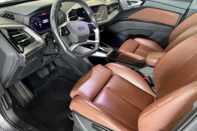 Audi Q4 e-tron (2021) thumbnail 6