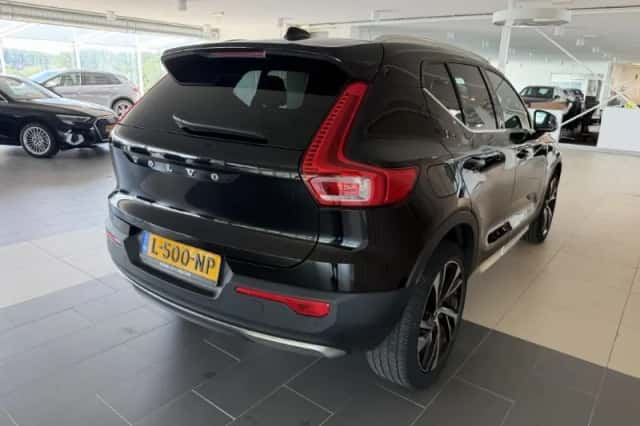 Volvo XC40 (2021) thumbnail 4