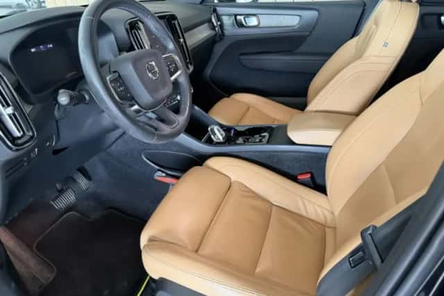 Volvo XC40 (2021) thumbnail 6