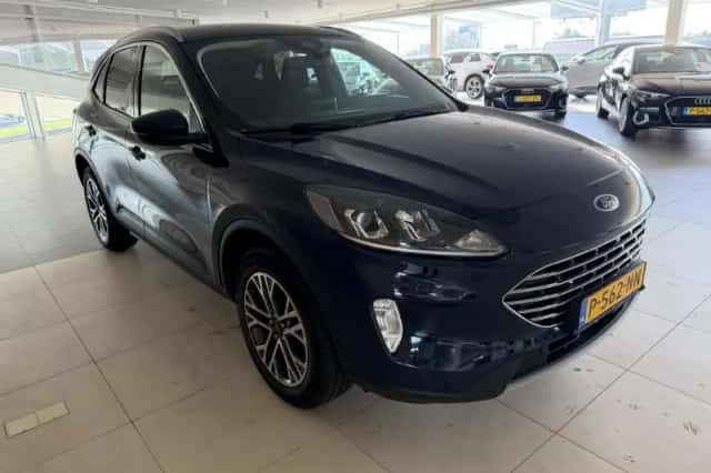 Ford Kuga (2022) thumbnail 2